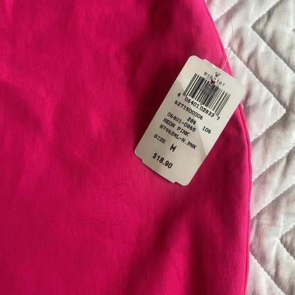 Women’s Medium Barbie Hot pink pencil skirt - Picture 3 of 4